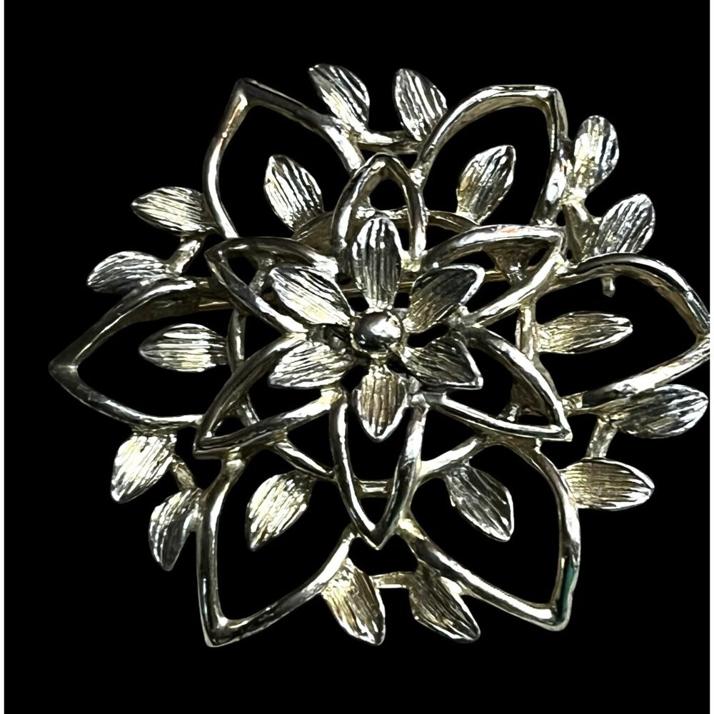 Vintage Sarah Coventry Gold-Tone Layered Flower Brooch Pin 1962 Floral Design Je